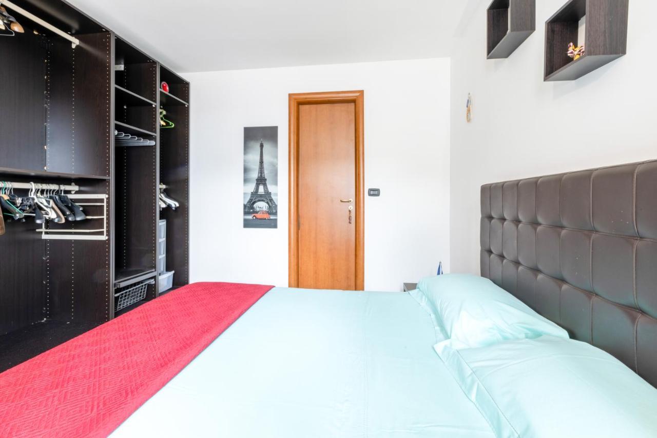 Апартаменты Lecce Colorful Flat With Terrace & Parking Экстерьер фото