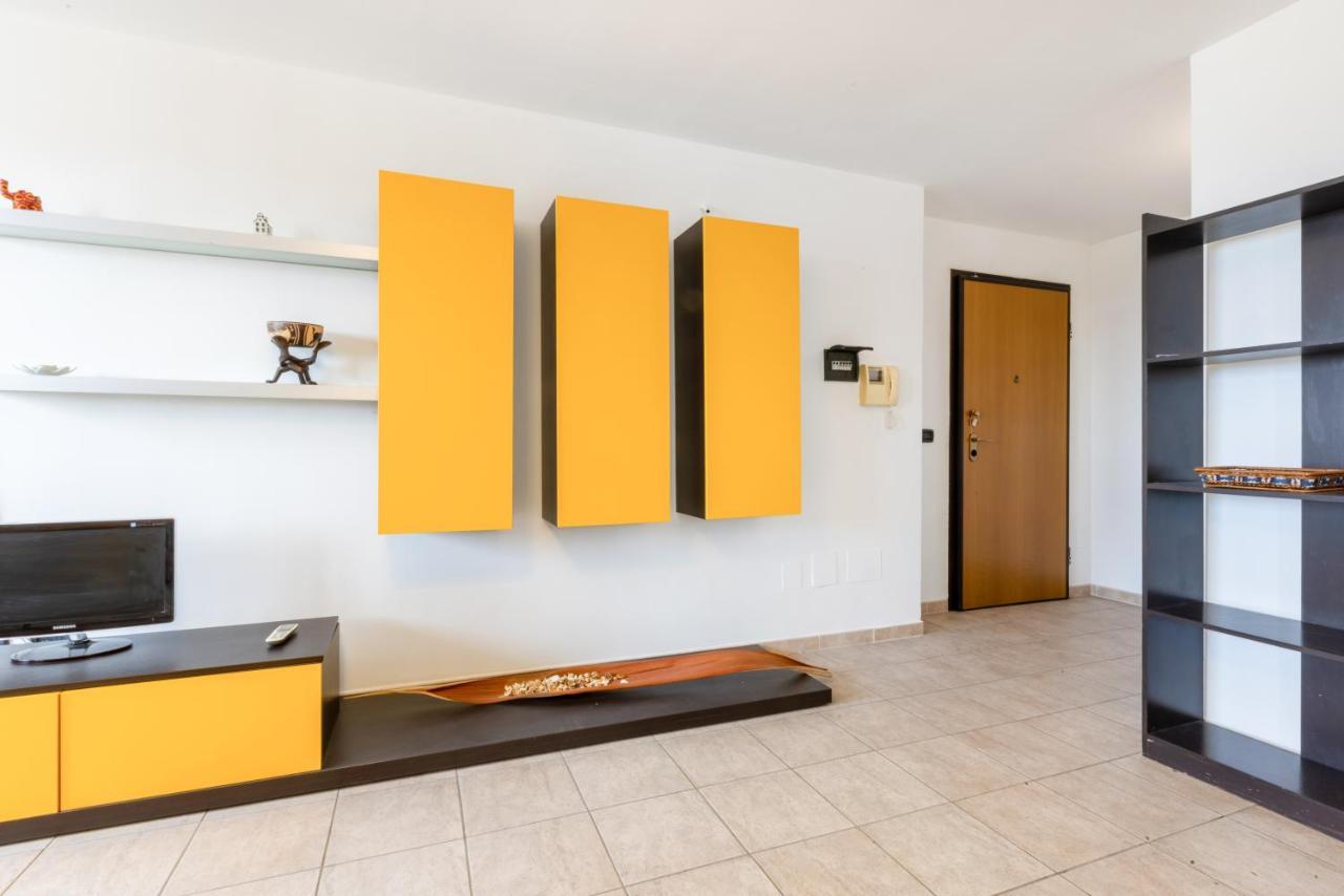 Апартаменты Lecce Colorful Flat With Terrace & Parking Экстерьер фото