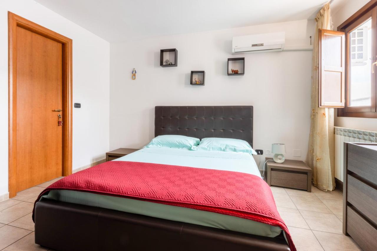 Апартаменты Lecce Colorful Flat With Terrace & Parking Экстерьер фото
